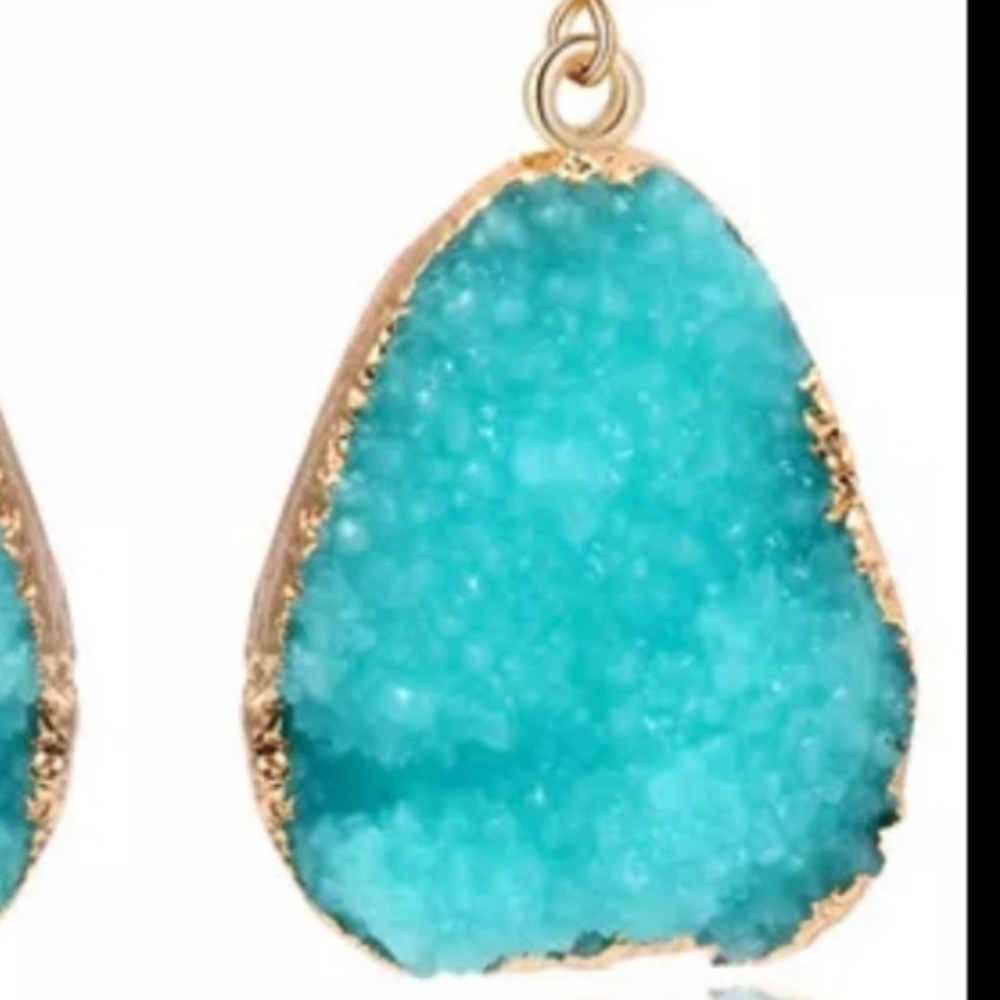 Médium Light Blue Stone Drop Earrings - Picture 4 of 4